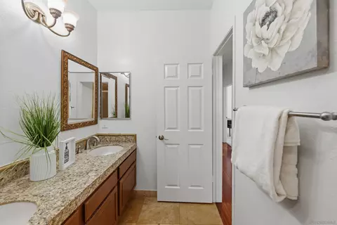 Bath - 15964 Cumberland Dr, Poway, CA 92064 photo 1 of 3
