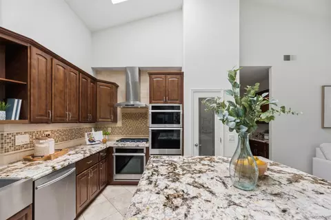Kitchen - 15964 Cumberland Dr, Poway, CA 92064 photo 3 of 4