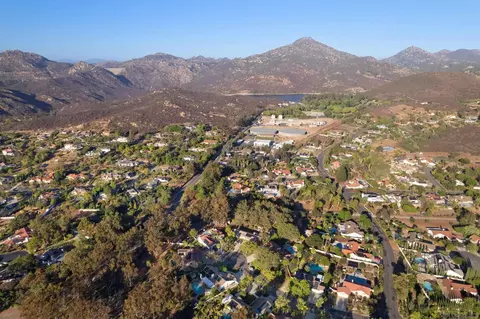 View/Area - 15964 Cumberland Dr, Poway, CA 92064 photo 16 of 21