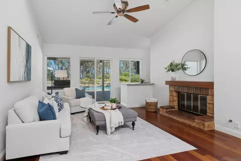 Living - 15964 Cumberland Dr, Poway, CA 92064 photo 3 of 4