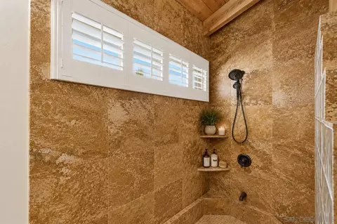 Bath - 4744 Via Serra, Fallbrook, CA 92028 photo 2 of 4