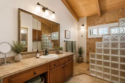 Bath - 4744 Via Serra, Fallbrook, CA 92028 photo 1 of 4