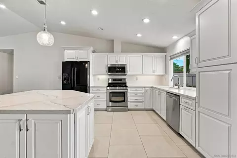 Kitchen - 16707 Wikiup Rd, Ramona, CA 92065 photo 2 of 2