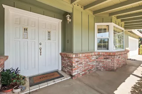 Entry Way - 16707 Wikiup Rd, Ramona, CA 92065 photo 1 of 2