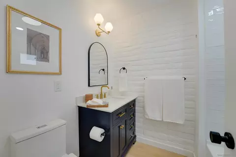 Bath - 831 E 3rd Ave #5, Escondido, CA 92025 photo 3 of 4