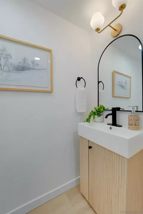 Bath - 831 E 3rd Ave #5, Escondido, CA 92025 photo 1 of 4