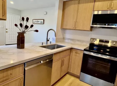Kitchen - 3412 Los Mochis Way, Oceanside, CA 92056 photo 4 of 7