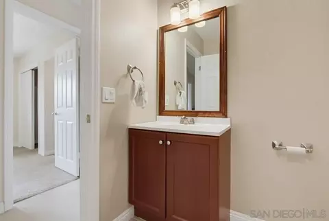 Bath - 1010 Thomas Way, Escondido, CA 92027 photo 2 of 6