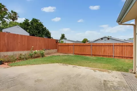 Exterior - 1010 Thomas Way, Escondido, CA 92027 photo 13 of 16