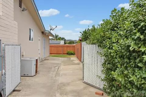 Exterior - 1010 Thomas Way, Escondido, CA 92027 photo 7 of 16