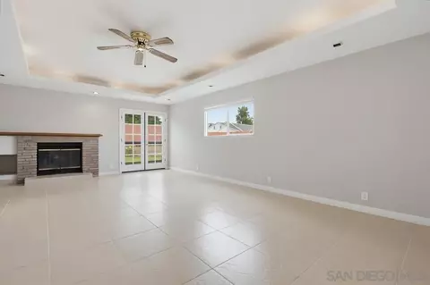 Living - 1010 Thomas Way, Escondido, CA 92027 photo 7 of 14