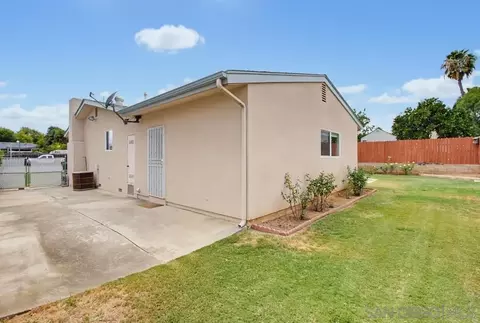 Exterior - 1010 Thomas Way, Escondido, CA 92027 photo 8 of 16