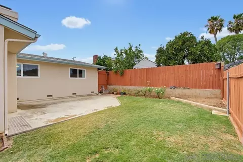 Exterior - 1010 Thomas Way, Escondido, CA 92027 photo 11 of 16