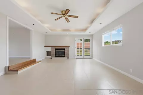 Living - 1010 Thomas Way, Escondido, CA 92027 photo 11 of 14