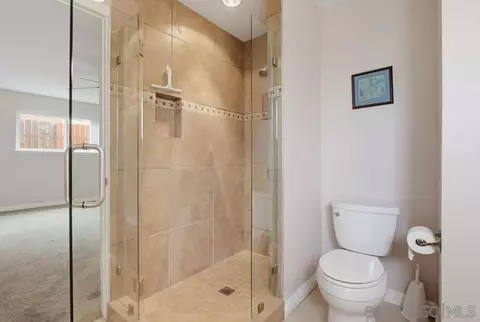 Bath - 1010 Thomas Way, Escondido, CA 92027 photo 6 of 6