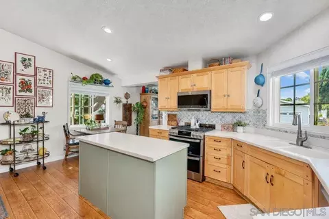 Kitchen - 4470 Garnet, Oceanside, CA 92056 photo 4 of 4