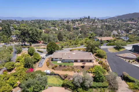 View/Area - 3343 Vista De La Cresta, Escondido, CA 92029 photo 2 of 2