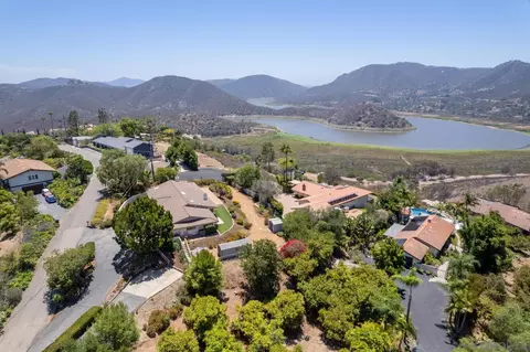 View/Area - 3343 Vista De La Cresta, Escondido, CA 92029 photo 1 of 2