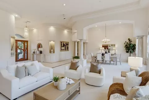 Living - 14893 Huntington Gate Dr, Poway, CA 92064 photo 2 of 8