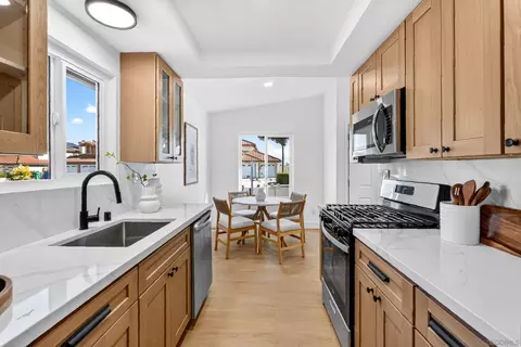Kitchen - 1277 Sagewood Dr, Oceanside, CA 92056 photo 6 of 7