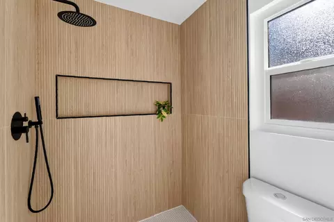 Bath - 1277 Sagewood Dr, Oceanside, CA 92056 photo 5 of 5