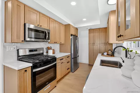 Kitchen - 1277 Sagewood Dr, Oceanside, CA 92056 photo 4 of 7