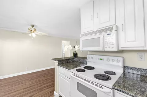 Kitchen - 620 E Lexington Ave #13, El Cajon, CA 92020 photo 6 of 6