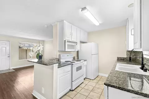 Kitchen - 620 E Lexington Ave #13, El Cajon, CA 92020 photo 1 of 6