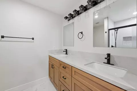 Bath - 3738 Hickory Way, Oceanside, CA 92057 photo 1 of 3