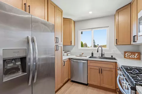 Kitchen - 3738 Hickory Way, Oceanside, CA 92057 photo 3 of 3