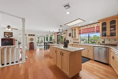 Kitchen - 10649 Meadow Glen Way E, Escondido, CA 92026 photo 3 of 8