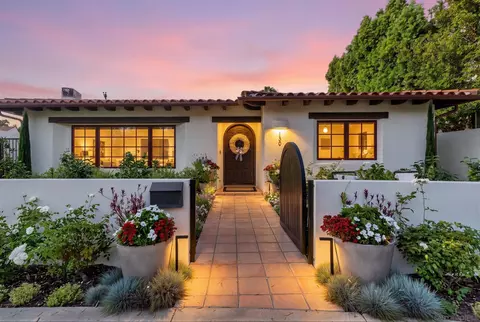 Exterior - 1130 Pine St, Coronado, CA 92118 photo 2 of 14