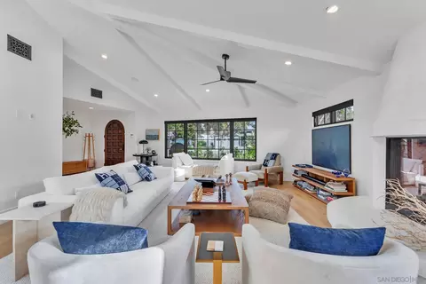 Living - 1130 Pine St, Coronado, CA 92118 photo 4 of 7