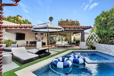 Exterior - 1130 Pine St, Coronado, CA 92118 photo 4 of 14