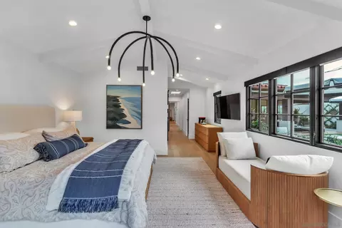 Bedroom - 1130 Pine St, Coronado, CA 92118 photo 3 of 6