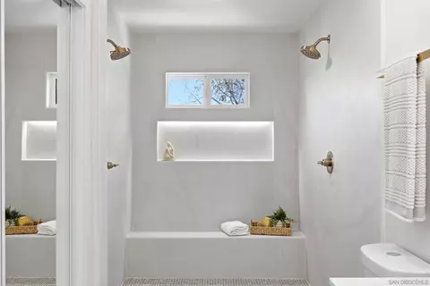 Bath - 2901 Helix, Spring Valley, CA 91977 photo 3 of 5