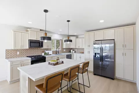 Kitchen - 2901 Helix, Spring Valley, CA 91977 photo 5 of 6
