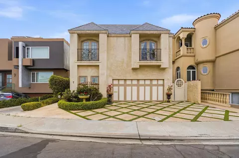Exterior - 7 Green Turtle Rd, Coronado, CA 92118 photo 5 of 8