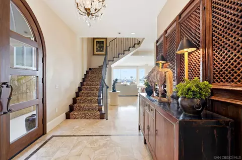 Entry Way - 7 Green Turtle Rd, Coronado, CA 92118 photo 2 of 8