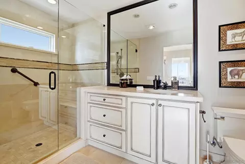 Bath - 7 Green Turtle Rd, Coronado, CA 92118 photo 6 of 7