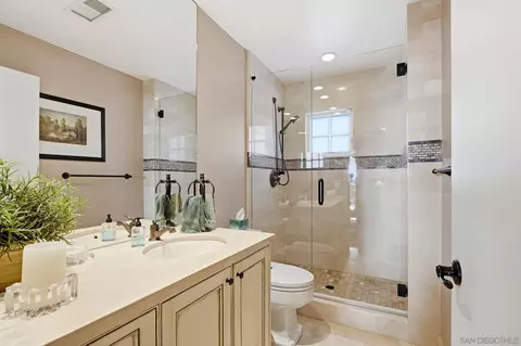 Bath - 7 Green Turtle Rd, Coronado, CA 92118 photo 2 of 7