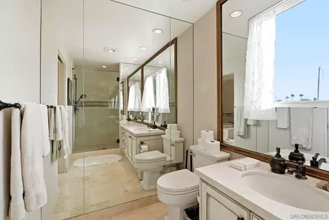 Bath - 7 Green Turtle Rd, Coronado, CA 92118 photo 5 of 7