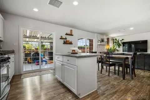 Kitchen - 13922 Frame Rd, Poway, CA 92064 photo 4 of 5