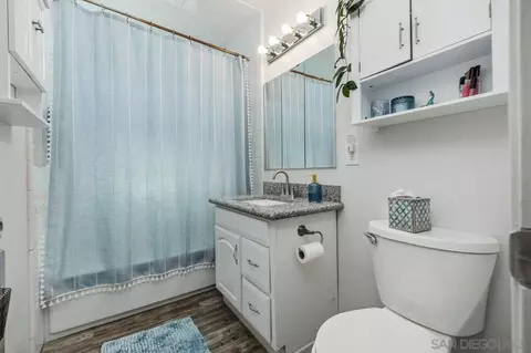 Bath - 13922 Frame Rd, Poway, CA 92064 photo 1 of 3