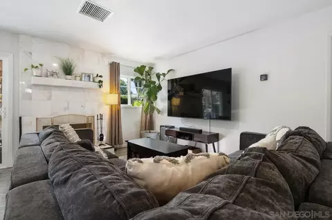 Living - 13922 Frame Rd, Poway, CA 92064 photo 3 of 5