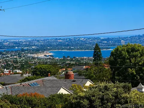 View/Area - 1616 Clemson Cir, La Jolla, CA 92037 photo 5 of 6