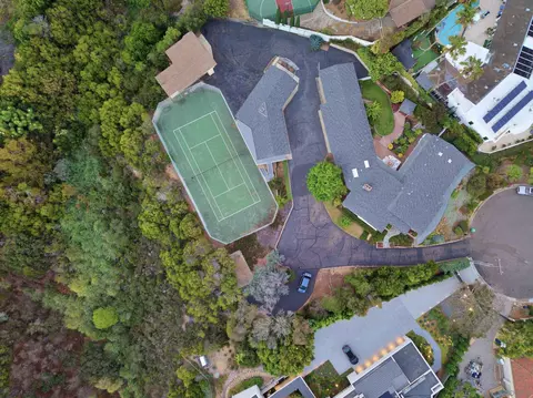 View/Area - 1616 Clemson Cir, La Jolla, CA 92037 photo 2 of 6