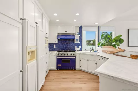 Kitchen - 5437 La Jolla Blvd, La Jolla, CA 92037 photo 3 of 4