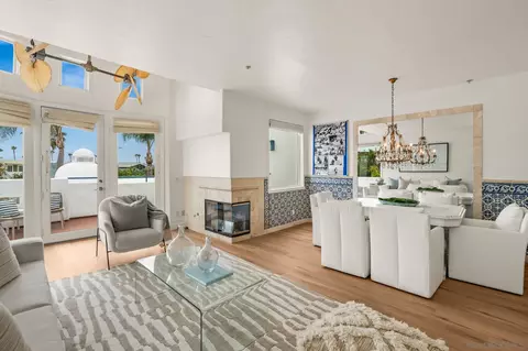 Living - 5437 La Jolla Blvd, La Jolla, CA 92037 photo 2 of 7