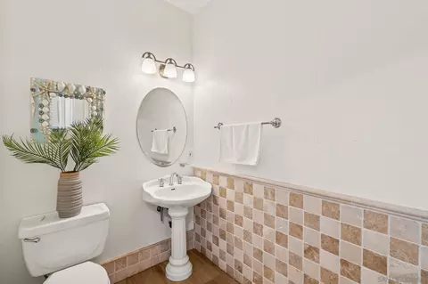 Bath - 5437 La Jolla Blvd, La Jolla, CA 92037 photo 4 of 4